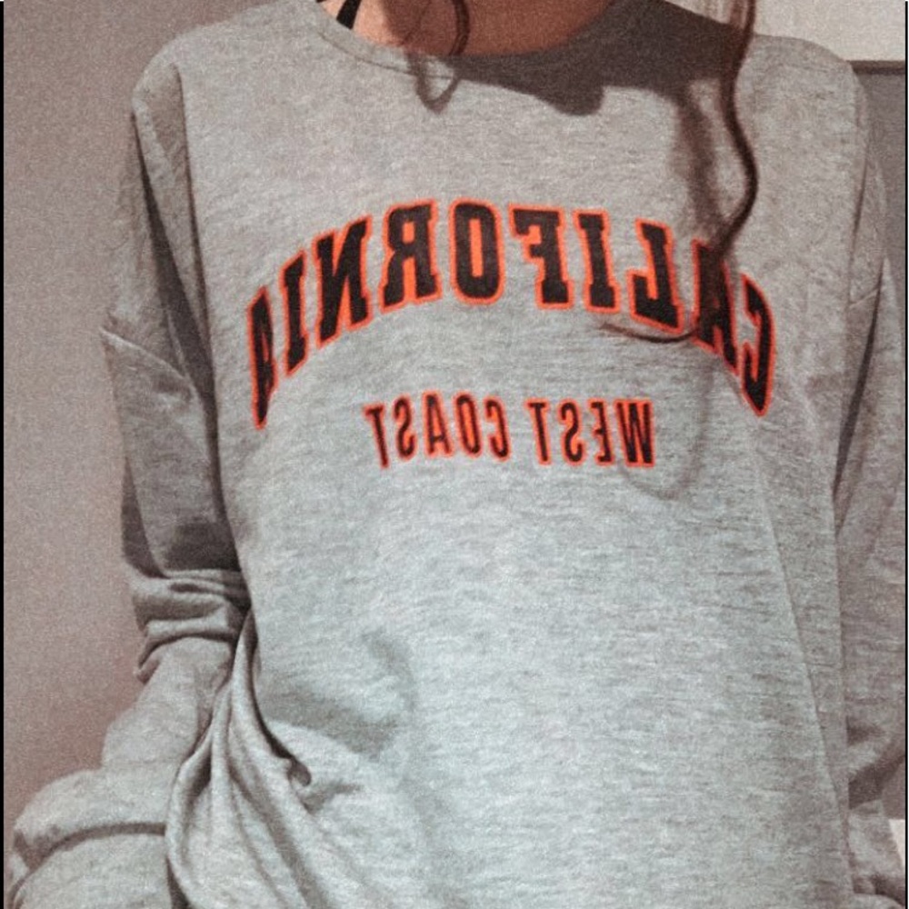 women’s crew neck